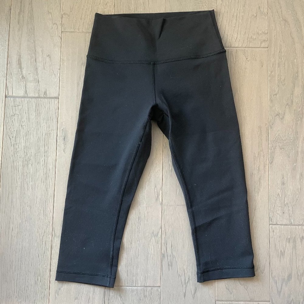 Lululemon cropped black Wunder Under 25" leggings